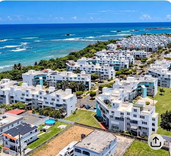 686 Chalets De La Playa #10, VEGA BAJA, PR 00693