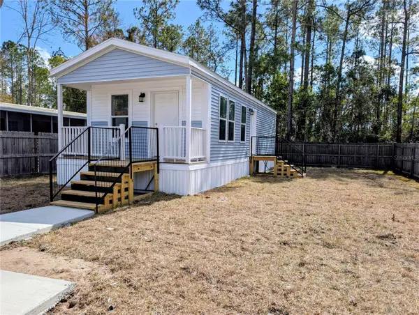 24350 Maxwell Street, ASTOR, FL 32102