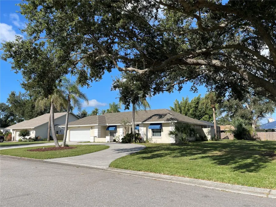 3819 Countryside Lane, Sarasota, FL 34233 - Image #3