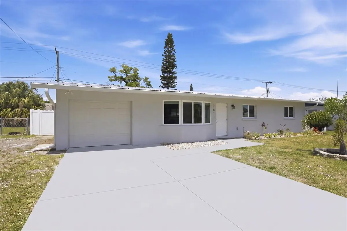 3106 Oxford Drive W, Bradenton, FL 34205 - #1