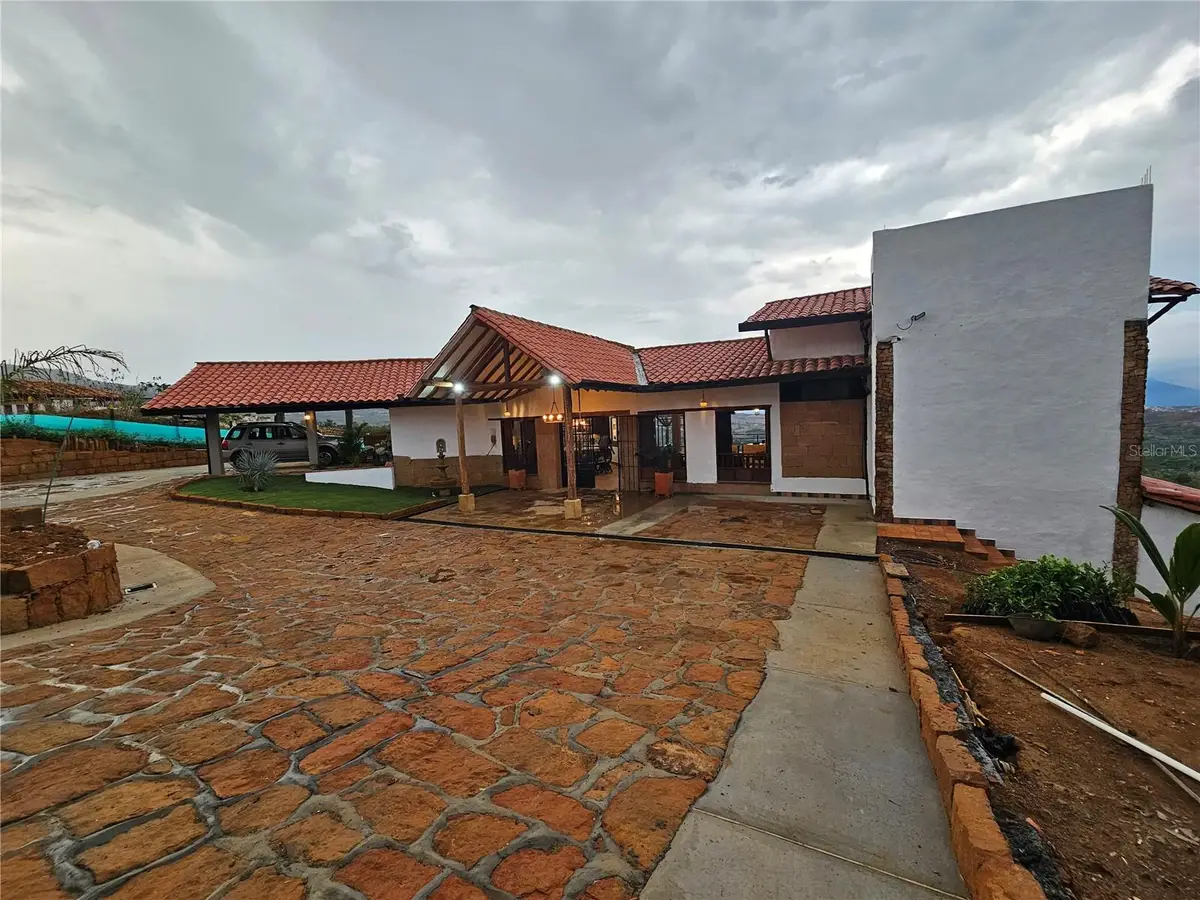 BARICHARA COLOMBIA Km 2 Vereda El Llano Path S #9, Niskayuna, OC 12345 - Image #1