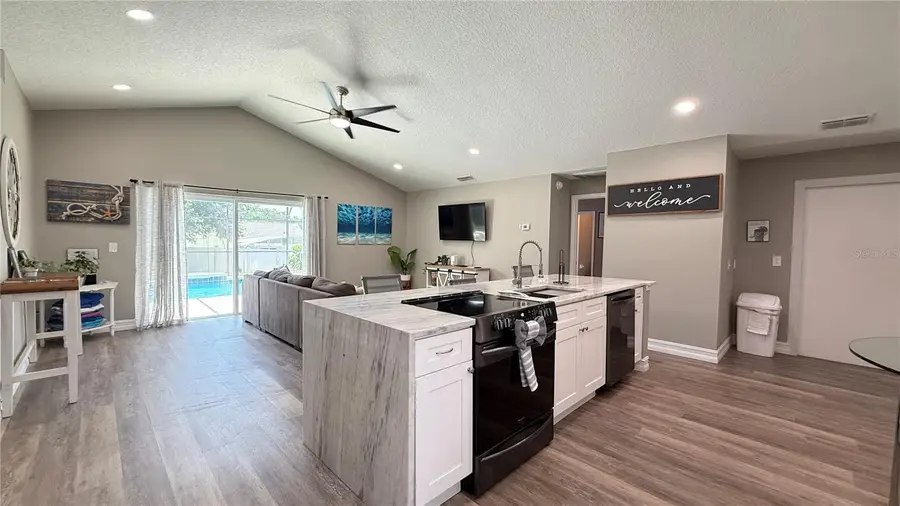 406 Nevada Loop Road, Davenport, FL 33897 - Image #2