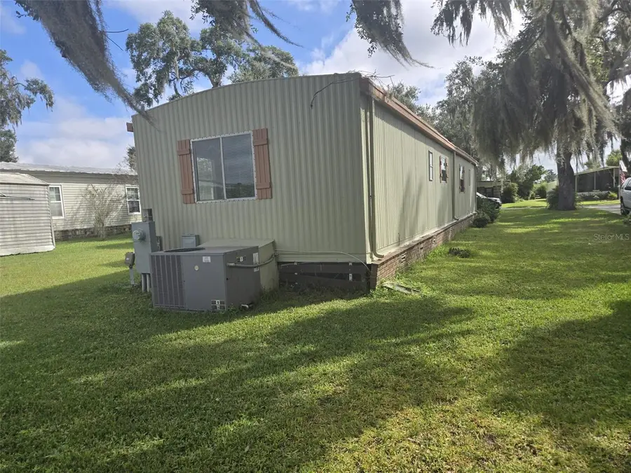 5562 Lansing Dr, Wildwood, FL 34785 - Image #2