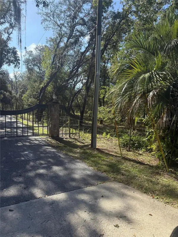SE 112 Place, OCKLAWAHA, FL 32179