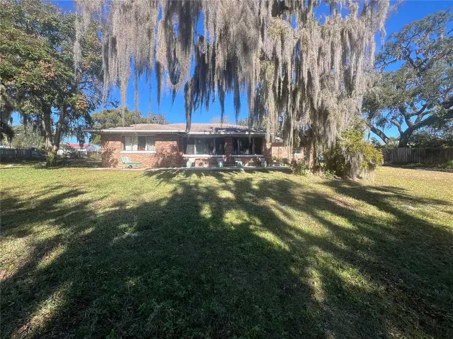 9279 Silver Lake Drive, Leesburg, FL 34788 - Image #3