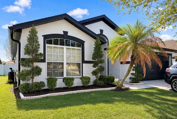 2704 Lucas Lakes Lane, KISSIMMEE, FL 34744