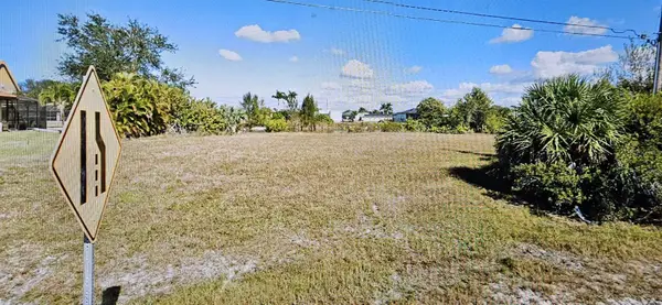 2915 Diplomat Parkway W, CAPE CORAL, FL 33993