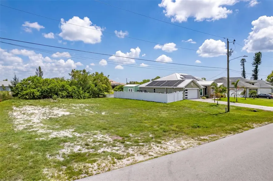 623 NE 7th Terrace, Cape Coral, FL 33909 - #3