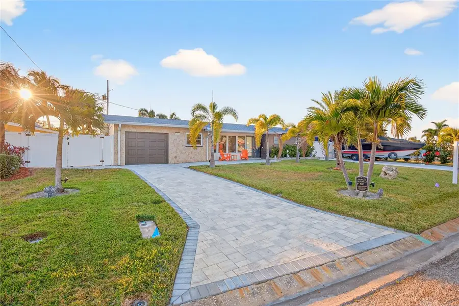 5235 40 Street S, Saint Petersburg, FL 33711 - #3