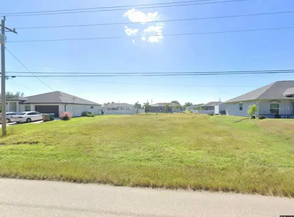 406 Jacaranda Pkwy E, CAPE CORAL, FL 33909