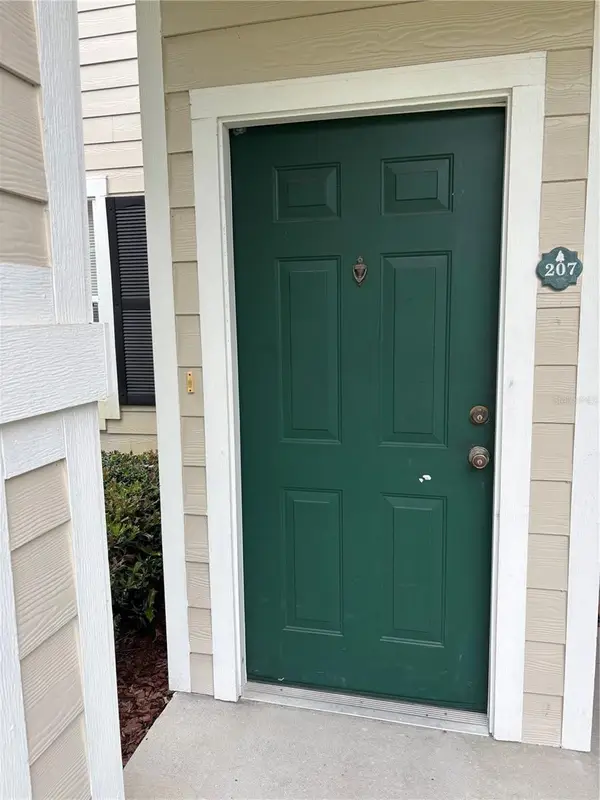 417 Southern Pecan Circle #207, WINTER GARDEN, FL 34787