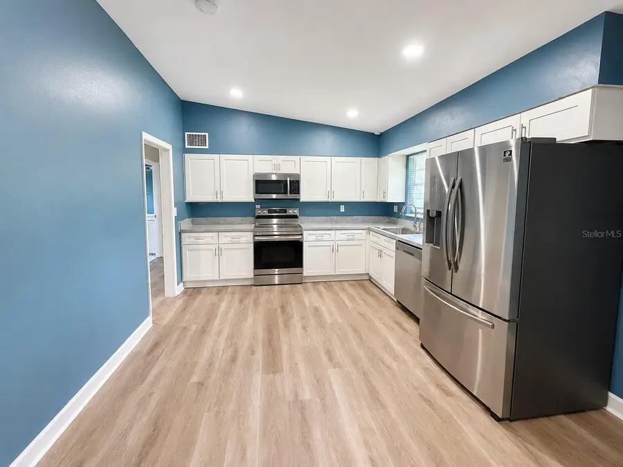 910 W 8th Street, Lakeland, FL 33805 - #3