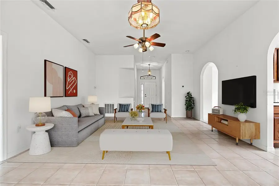 347 Royal Palm Dr, Davenport, FL 33837 - #2