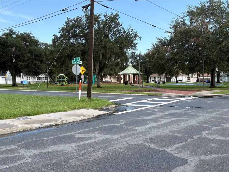210 W 7th Street, Lakeland, FL 33805 - #2