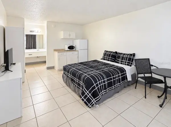 7900 S Orange Blossom Trail #2002, ORLANDO, FL 32809