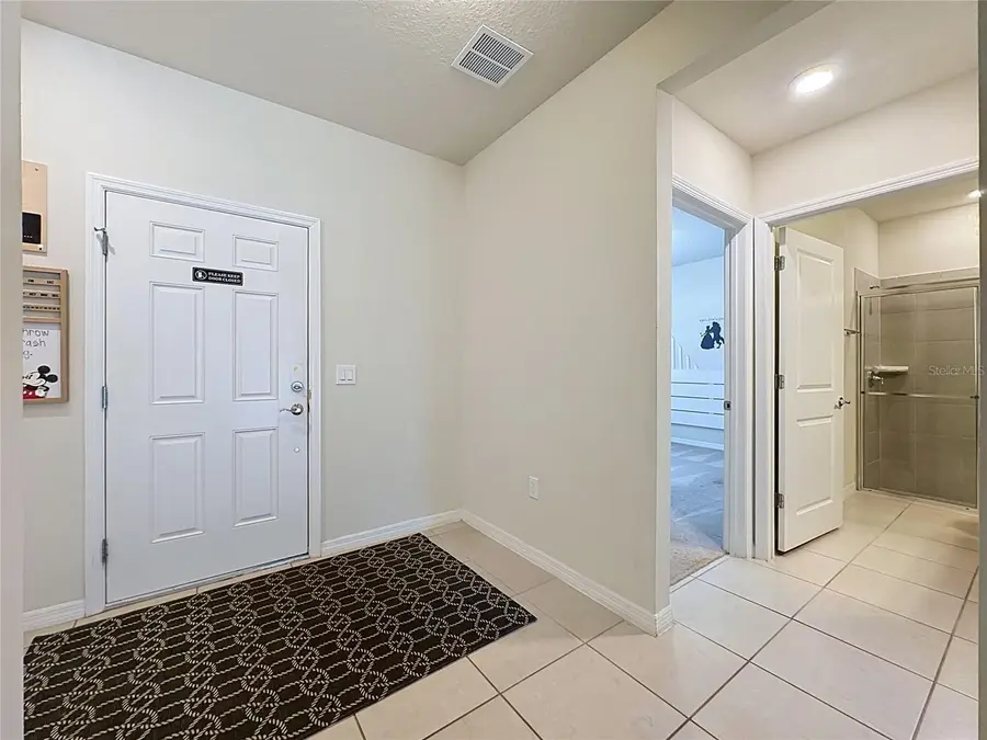 920 Paradise Dr, Davenport, FL 33837 - #3