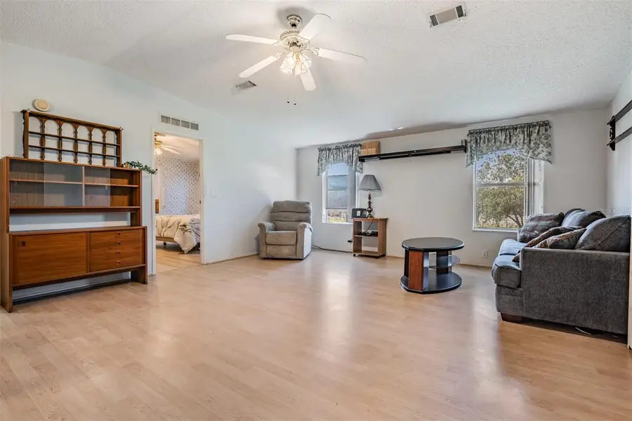 37700 Neukom Avenue, Zephyrhills, FL 33541 - Image #2