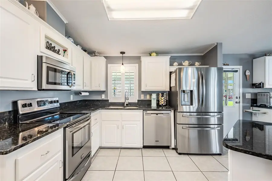 37635 Gill Avenue, Zephyrhills, FL 33541 - Image #3