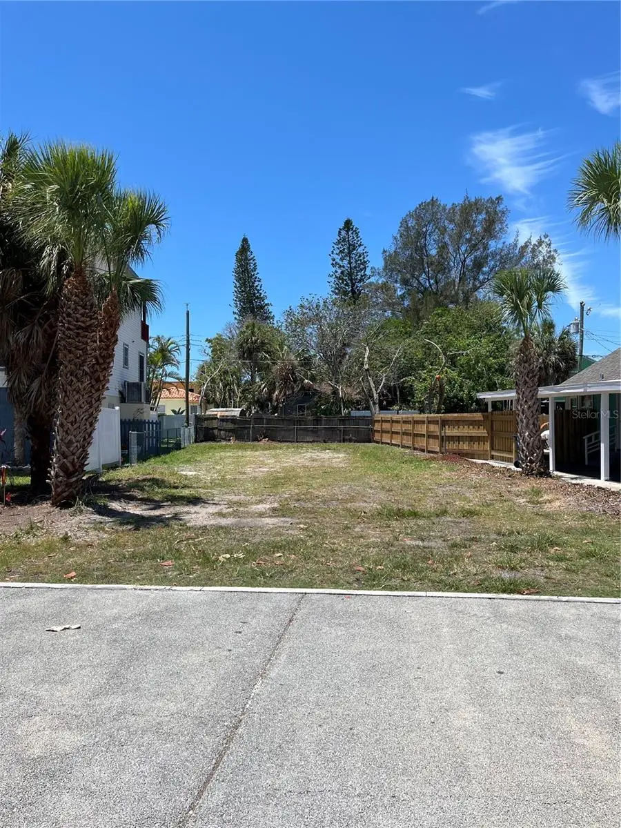 13222 3rd Street E, Madeira Beach, FL 33708 - Image #1