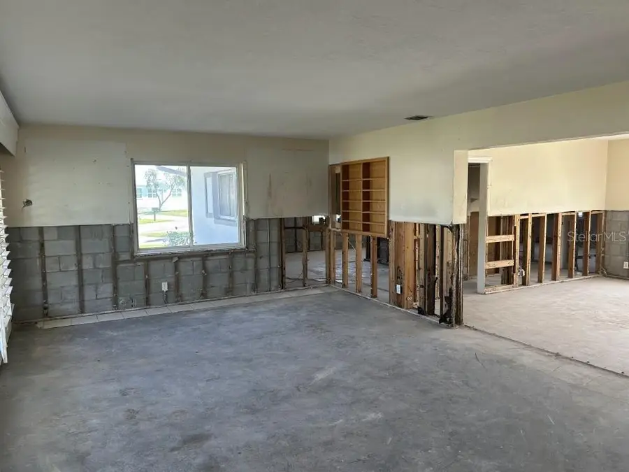 15816 2nd St E, Redington Beach, FL 33708 - Image #2