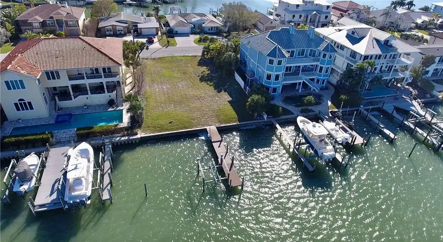 20 N Pine Circle, Belleair, FL 33756 - Image #2