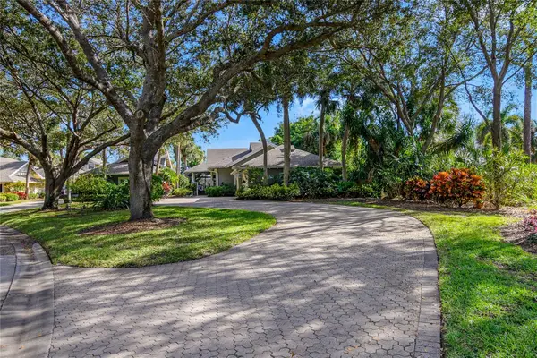 52 Golf Cottage Drive, NAPLES, FL 34105