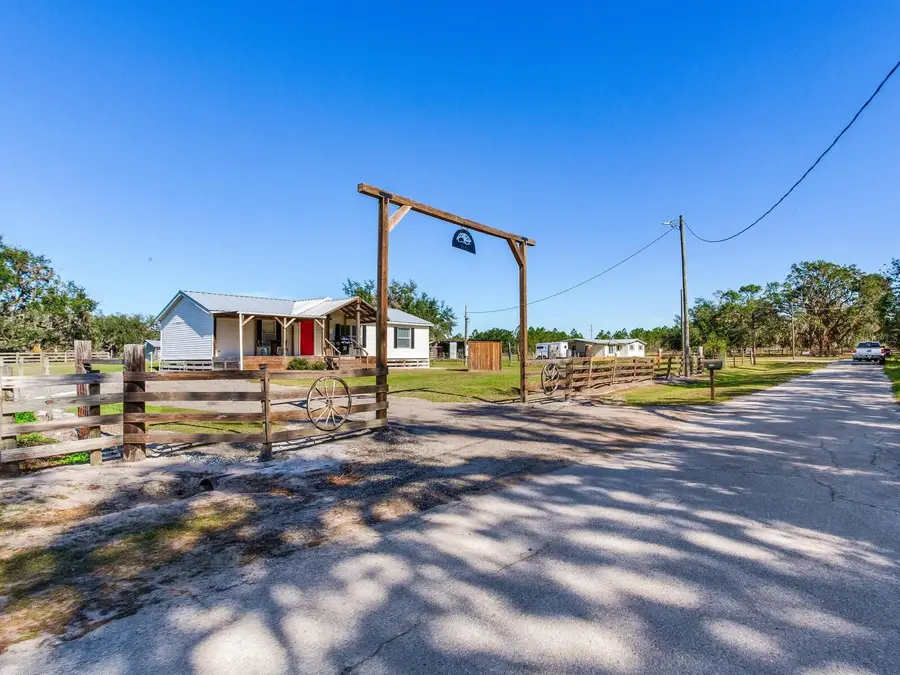 11312 Colding Road, Wimauma, FL 33598 - Image #2