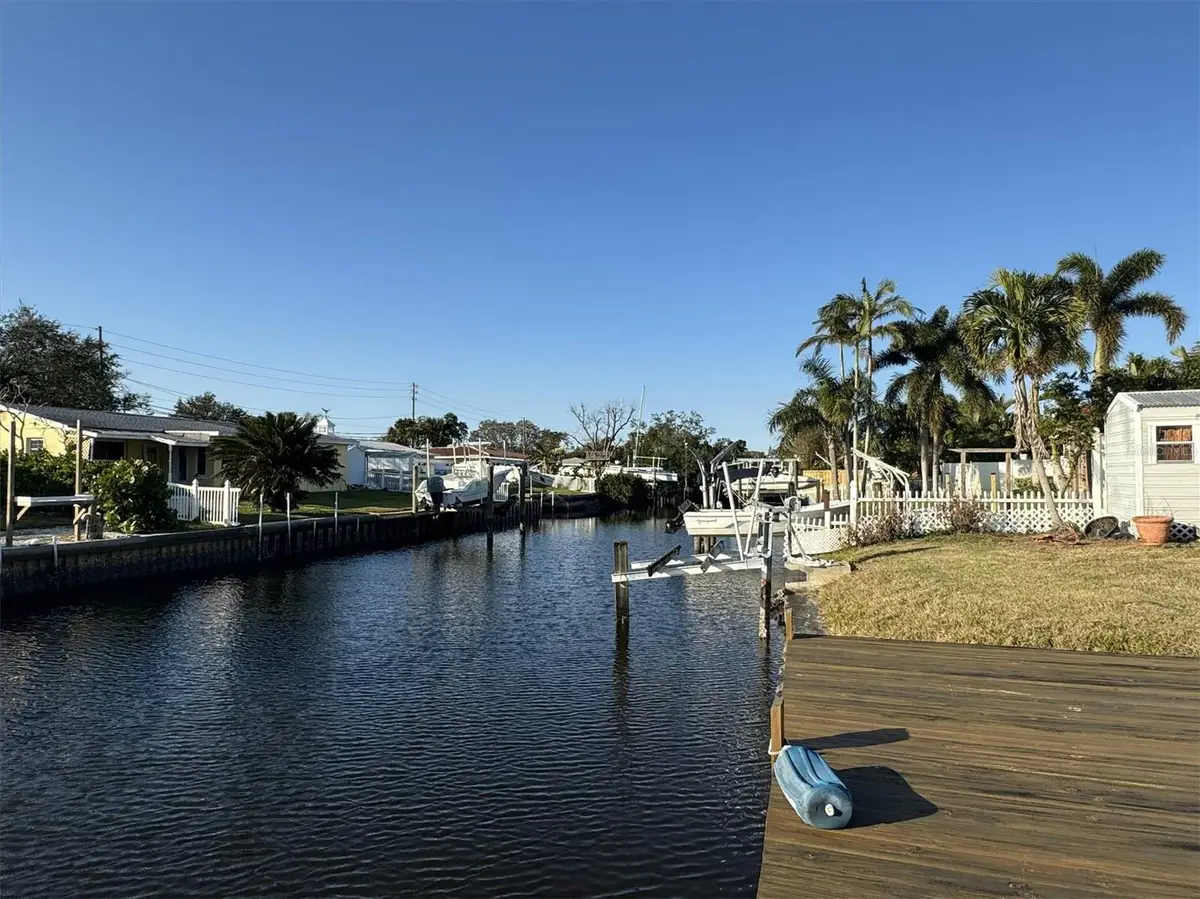 9524 Treasure Lane Ne, Saint Petersburg, FL 33702 - Image #1