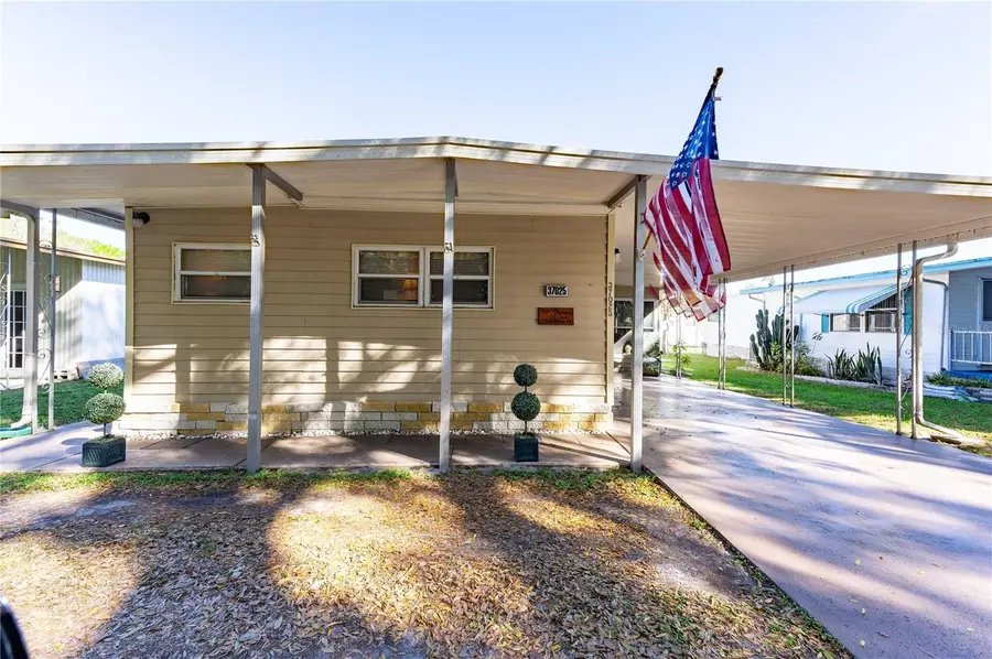 37025 Karen Avenue, Zephyrhills, FL 33542 - Image #2