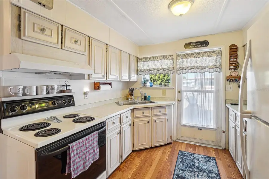 35138 Dale Avenue, Zephyrhills, FL 33541 - Image #3