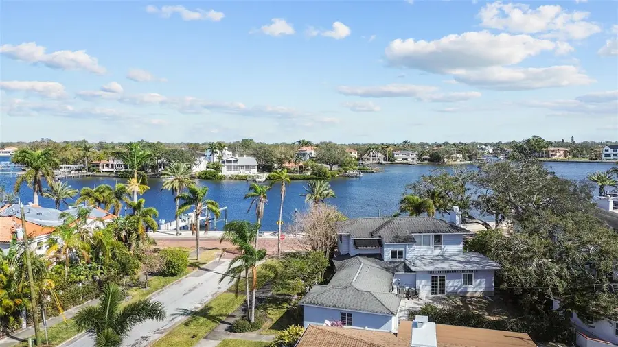 136 26th Avenue Ne, Saint Petersburg, FL 33704 - Image #3