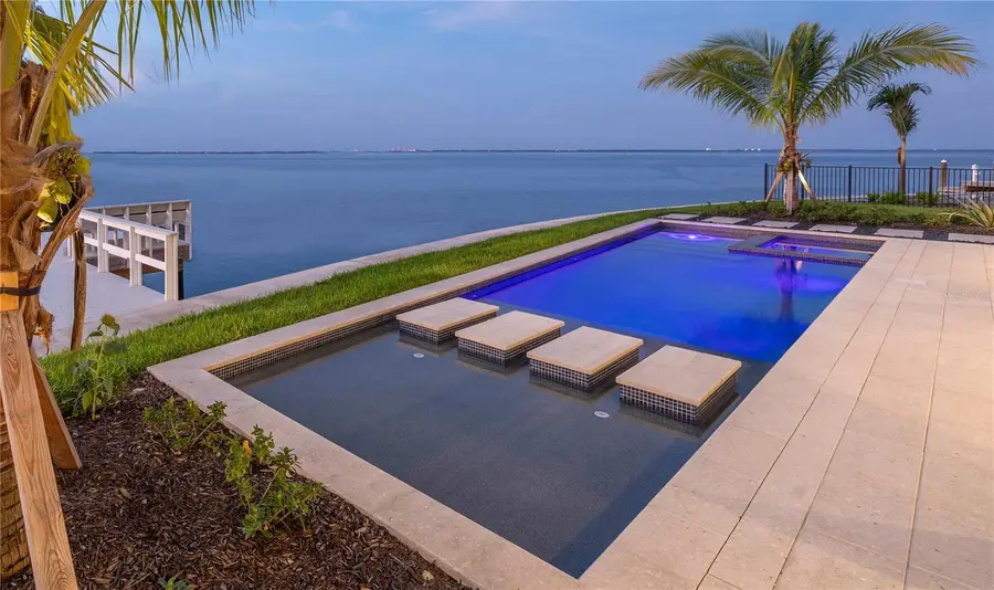 2081 Michigan Avenue Ne, Saint Petersburg, FL 33703 - Image #2