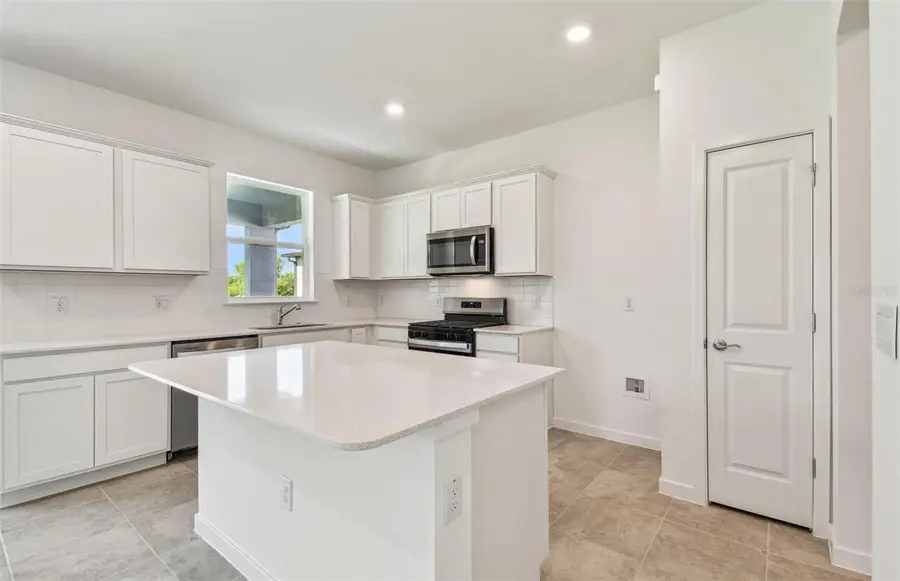 36424 Sespe Creek Court, Zephyrhills, FL 33540 - Image #3