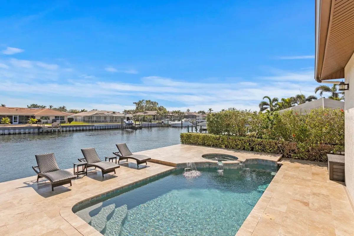 2028 Illinois Avenue Ne, Saint Petersburg, FL 33703 - Image #1