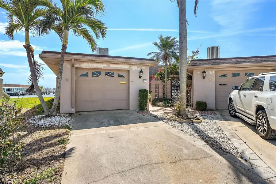 672 Boca Ciega Point Boulevard N, Saint Petersburg, FL 33708 - Image #2