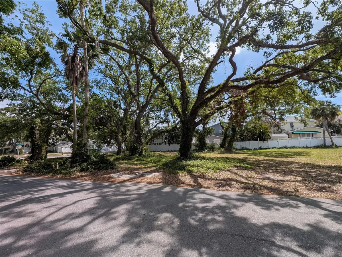 3102 W Coachman Avenue, Tampa, FL 33611 - Image #1