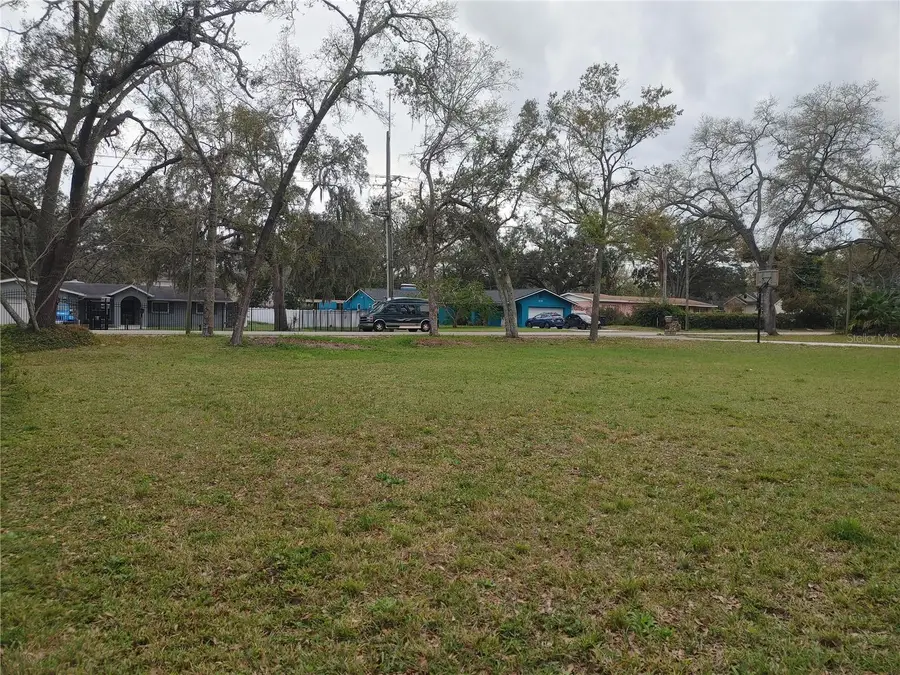 215 W 131st Avenue, Tampa, FL 33612 - Image #2