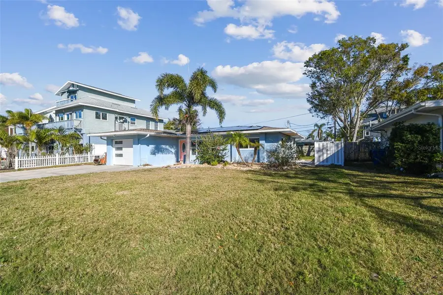 2451 Baywood Drive W, Dunedin, FL 34698 - Image #2