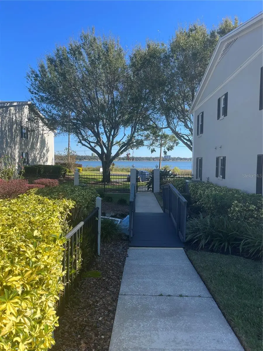 689 Lake Howard Drive Nw #1E, Winter Haven, FL 33880 - Image #3