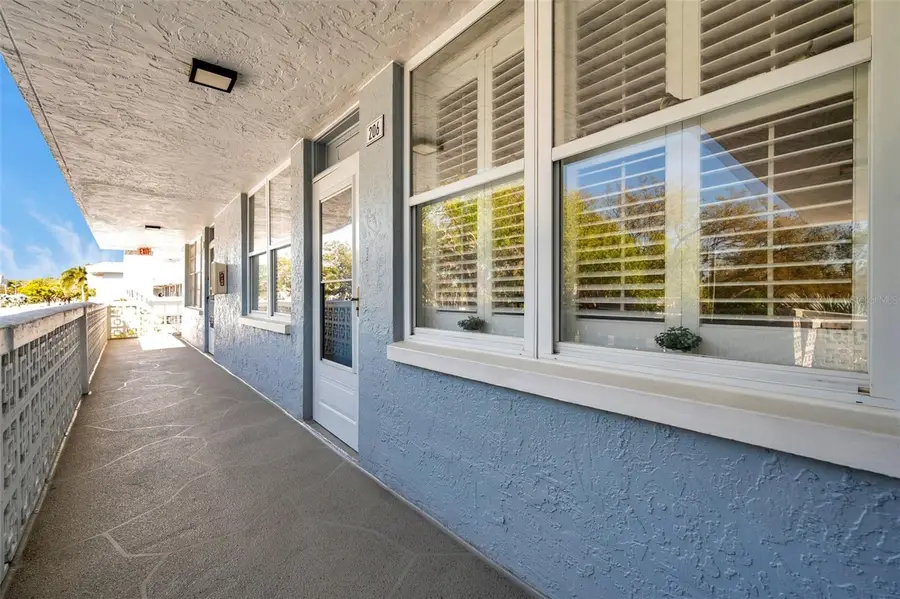 4720 Locust Street Ne #206, Saint Petersburg, FL 33703 - Image #3