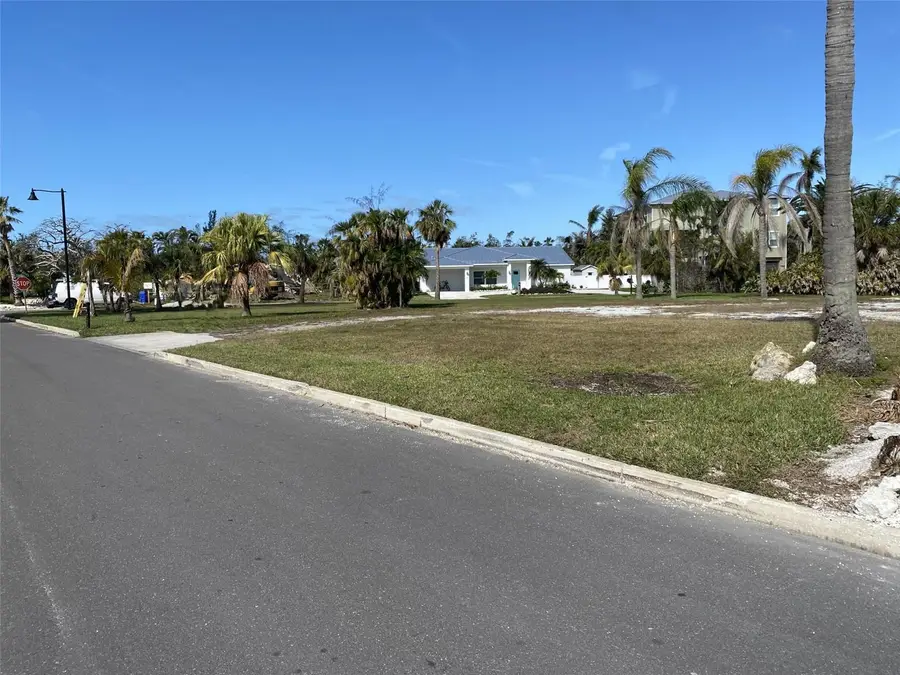 591 Russell Street, Longboat Key, FL 34228 - #2