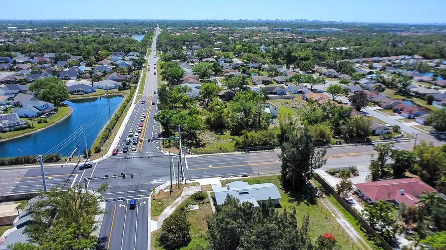 7720 Tuttle Avenue, Sarasota, FL 34243 - Image #2