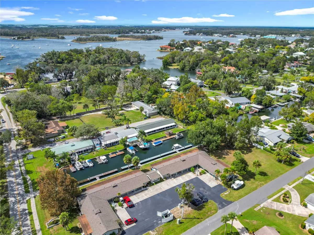 1412 SE Paradise Avenue #8, Crystal River, FL 34429 - Image #1