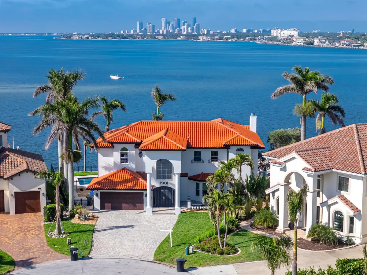 1901 Carolina Avenue Ne, Saint Petersburg, FL 33703 - Image #1