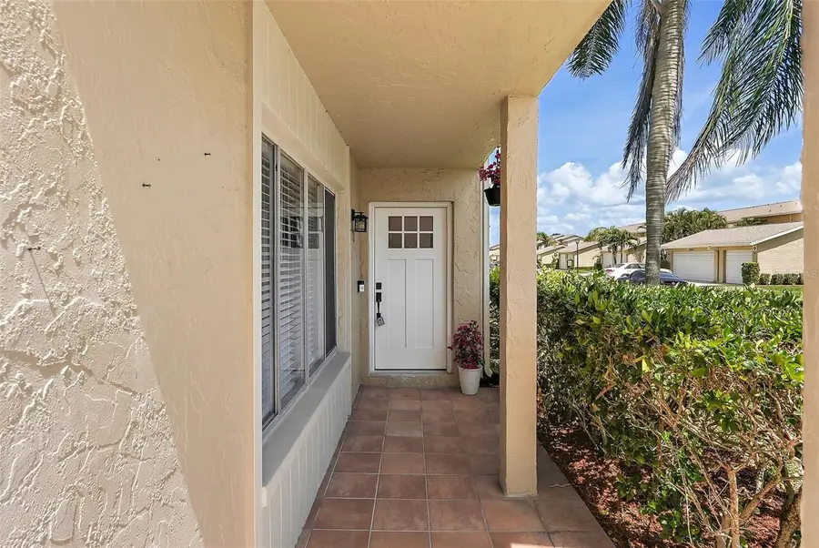 6490 Cape Hatteras Way Ne #4, Saint Petersburg, FL 33702 - Image #3