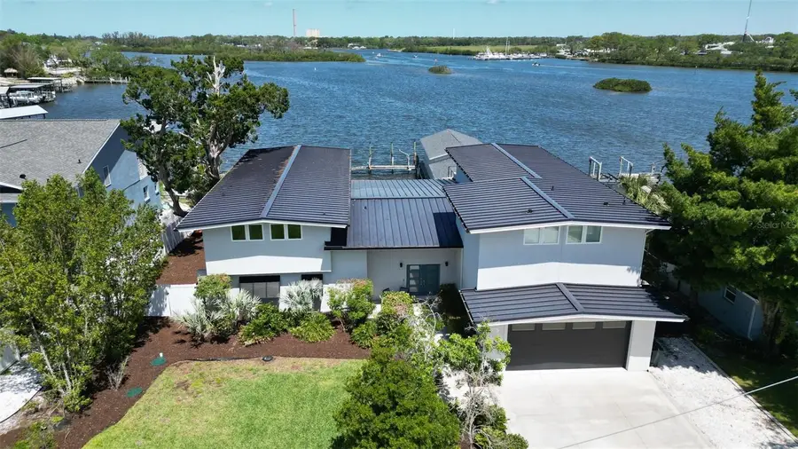 915 Bayshore Drive, Tarpon Springs, FL 34689 - Image #3