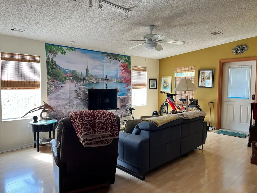 357 Mount Saxon Avenue Ne #323, Saint Petersburg, FL 33702 - Image #2