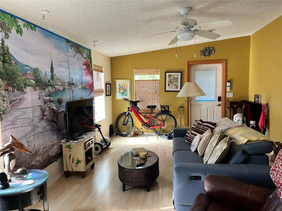 357 Mount Saxon Avenue Ne #323, Saint Petersburg, FL 33702 - Image #3