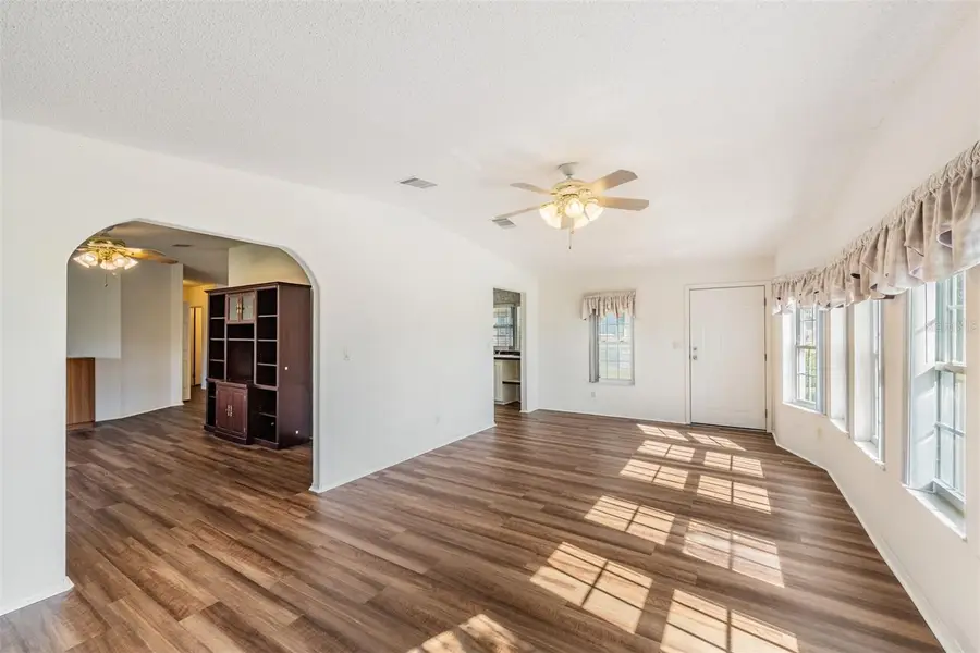 37422 Neukom Avenue, Zephyrhills, FL 33541 - Image #2