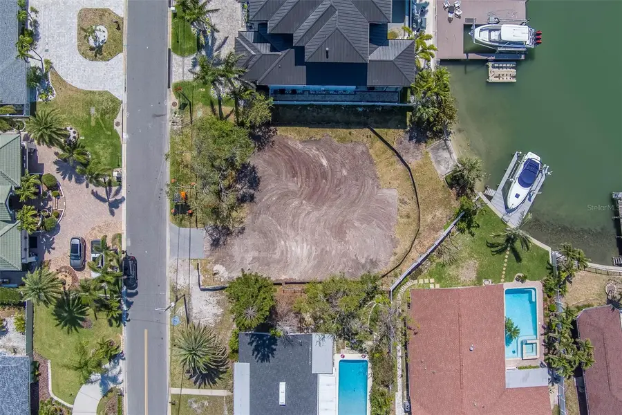 909 Oakwood Drive, Largo, FL 33770 - Image #2